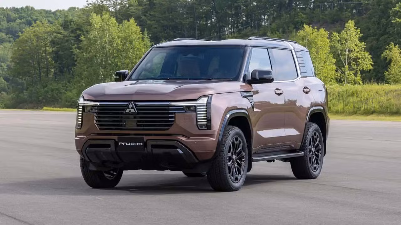 Mitsubishi Pajero thế hệ mới trở lại: Cửa nào trước Everest và Prado?