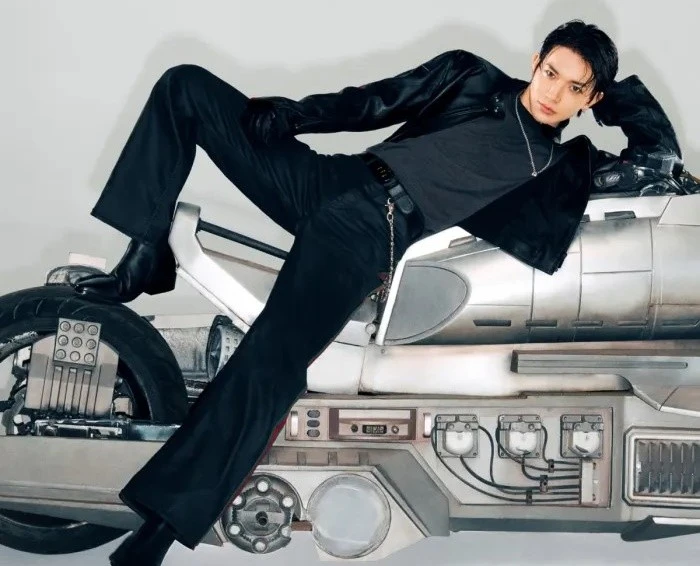 Evan khởi động kỷ nguyên solo với 'Death of Me'