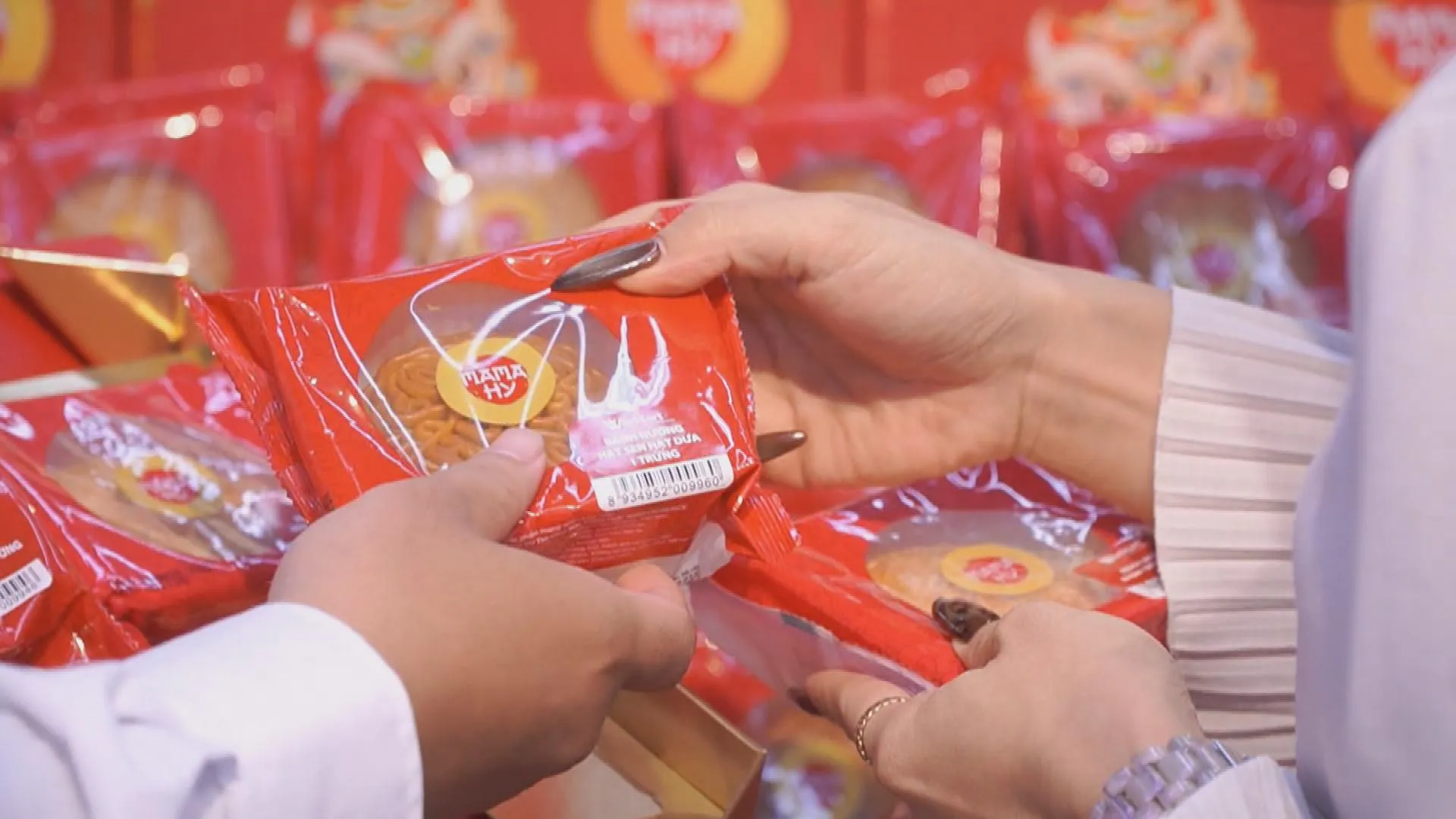 Cách chọn bánh Trung thu an toàn khi mua online và tại cửa hàng