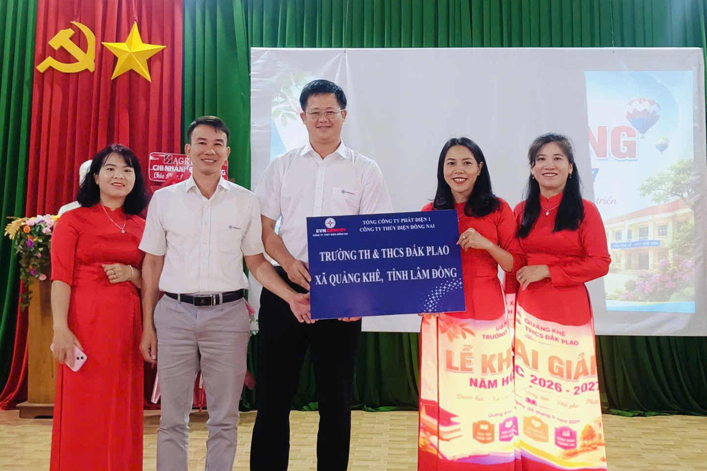 Hơn 3 tỷ đồng học bổng và 260 suất hỗ trợ: cơ hội nào cho học sinh khó khăn?