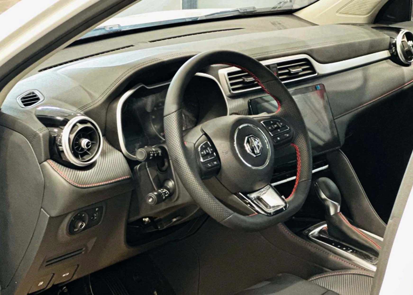 MG ZS giá 378 triệu: SUV hạng B phá vỡ ranh giới xe hạng A