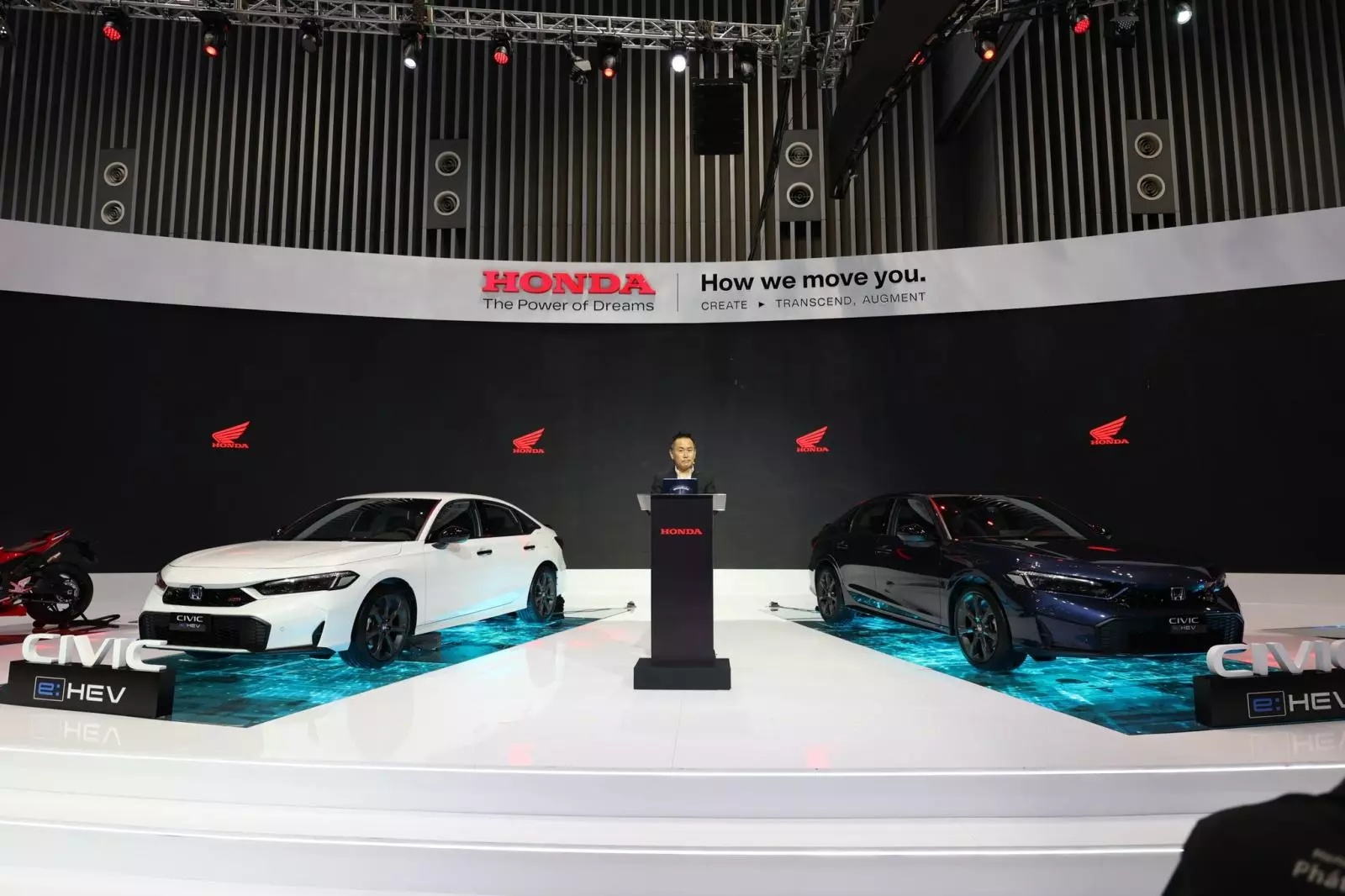 Honda Civic mới nhất tháng 9: Giá lăn bánh và ưu đãi