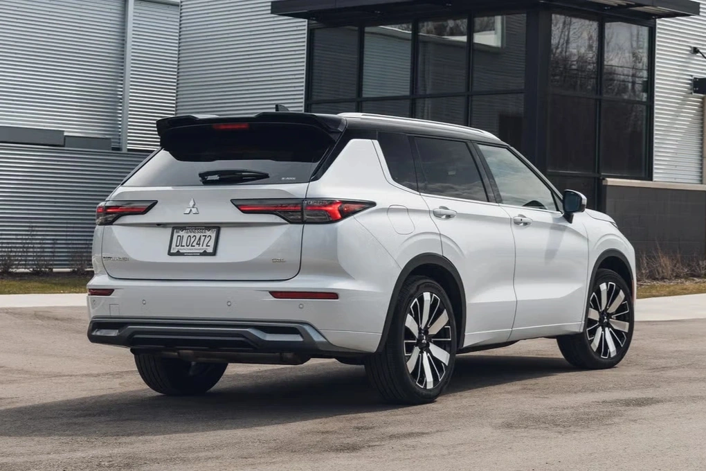 Mitsubishi Outlander hybrid thế hệ mới: có đáng chờ đợi?
