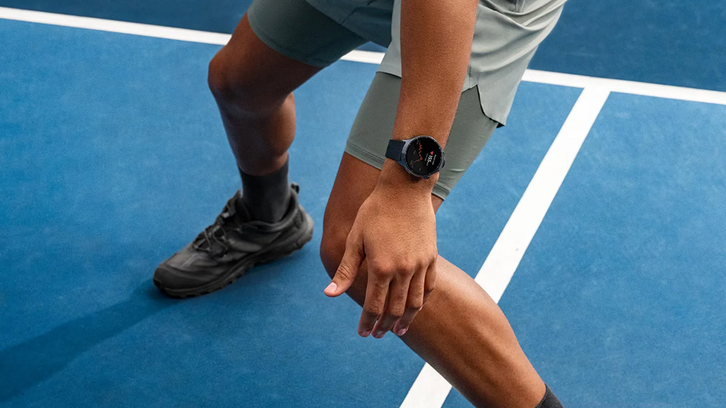 Moto Watch Ultra: cú trở lại tham vọng của đồng hồ thông minh Motorola