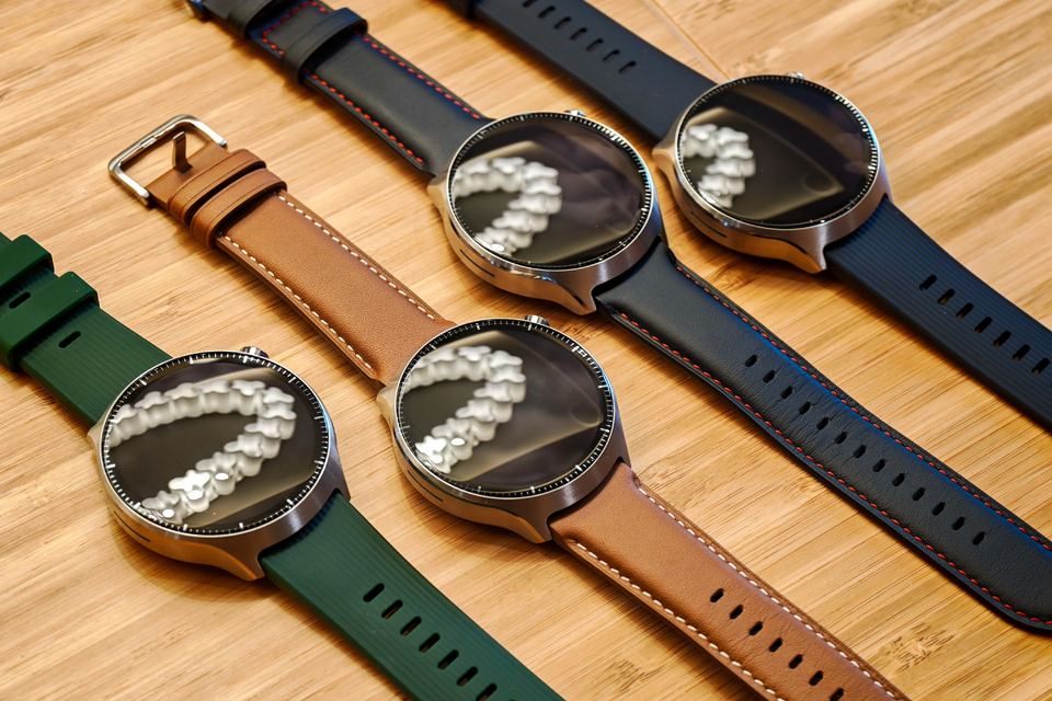 Moto Watch Ultra: cú trở lại tham vọng của đồng hồ thông minh Motorola