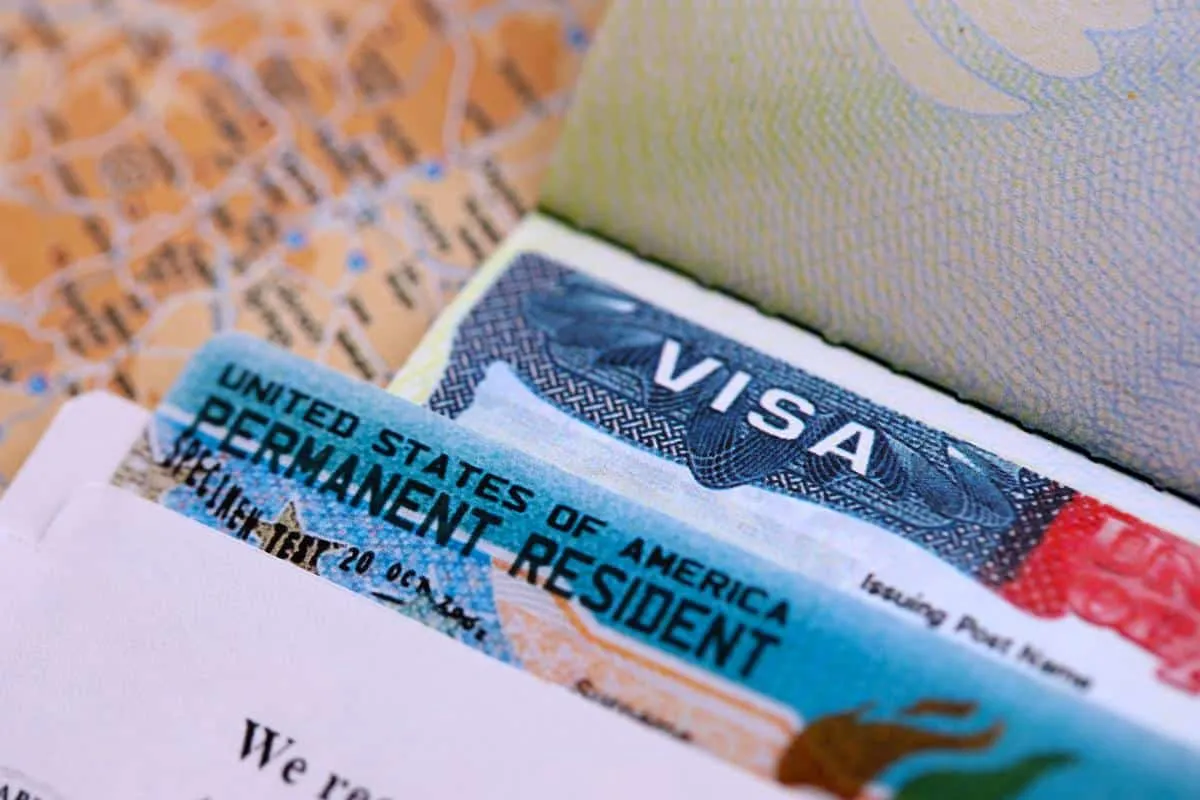 Visa Mỹ tạm ngưng: cú sốc cảnh báo cho sinh viên quốc tế và người xin định cư