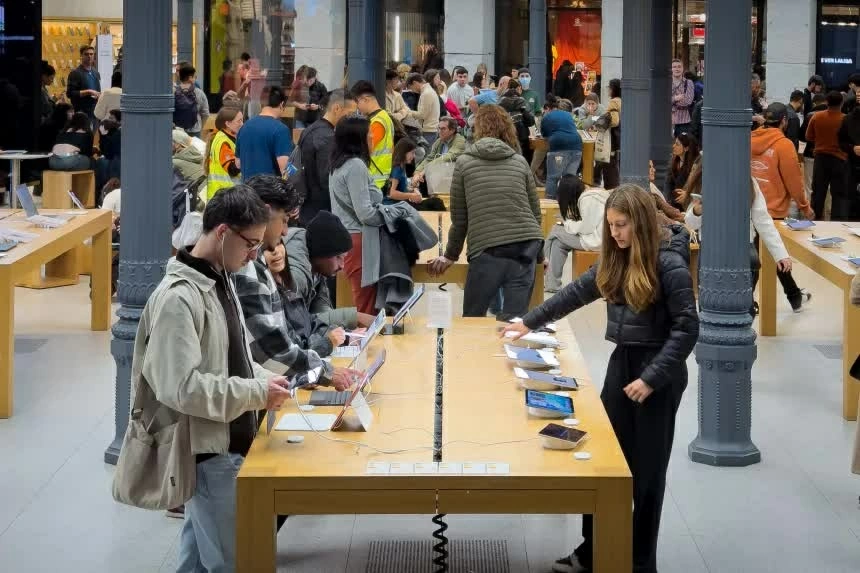 John Ternus lên nắm Apple: phép thử đầu tiên ở sự kiện 9/9