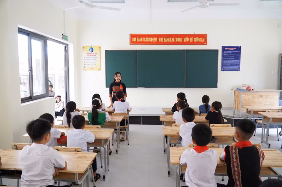 Trường bán trú vùng biên: bước ngoặt cho học sinh vùng sâu