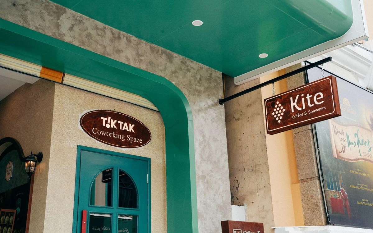 Khi quán cà phê hiện đại đánh thức ký ức xưa