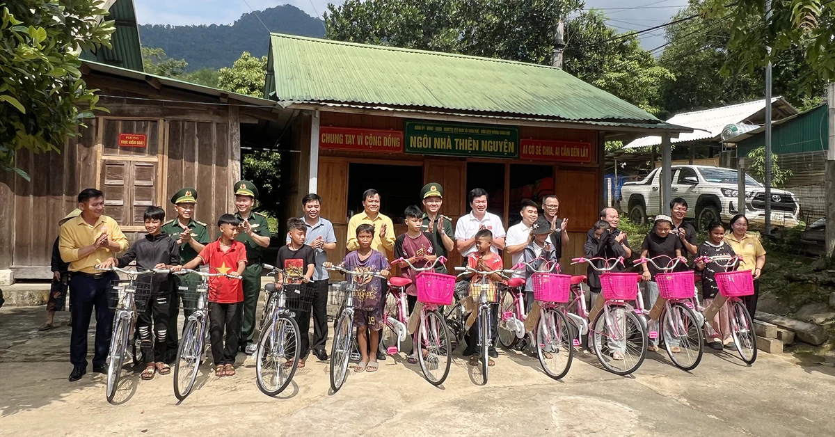 Bộ đội Biên phòng tiếp sức đến trường cho học sinh vùng biên
