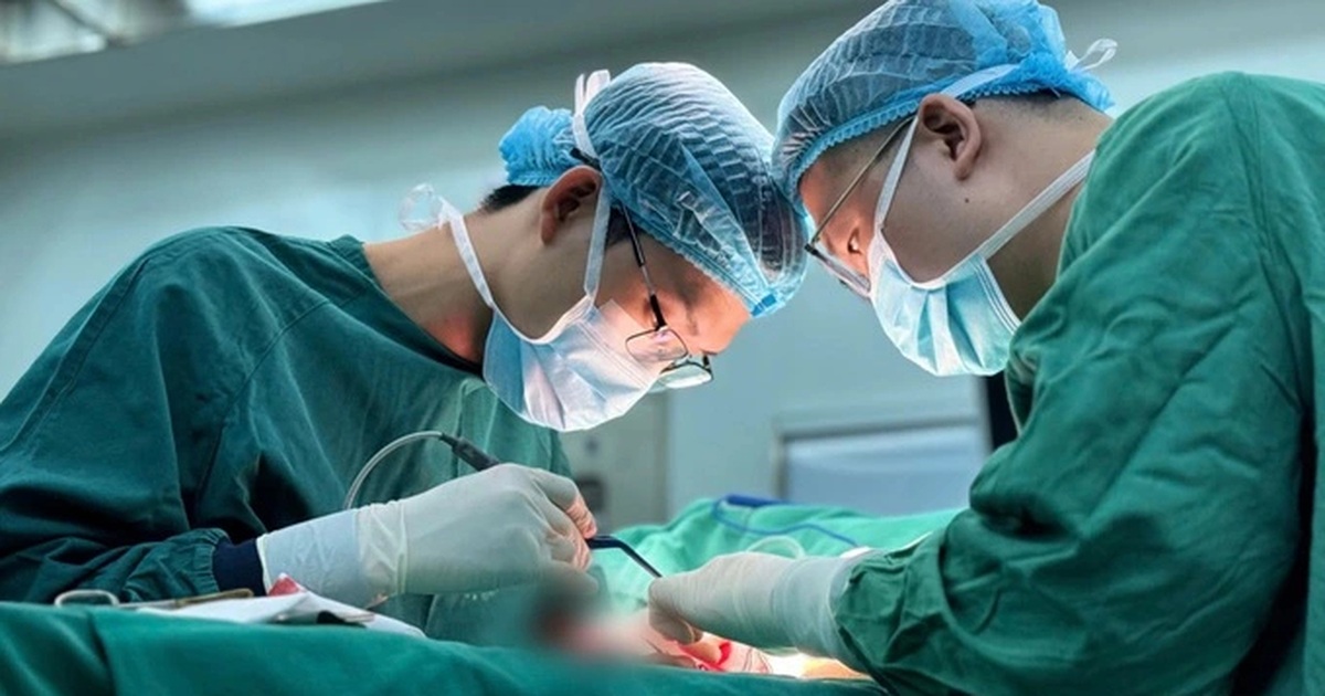 Vi khuẩn NTM sau nâng ngực: tháo túi rồi mà dịch vẫn chảy