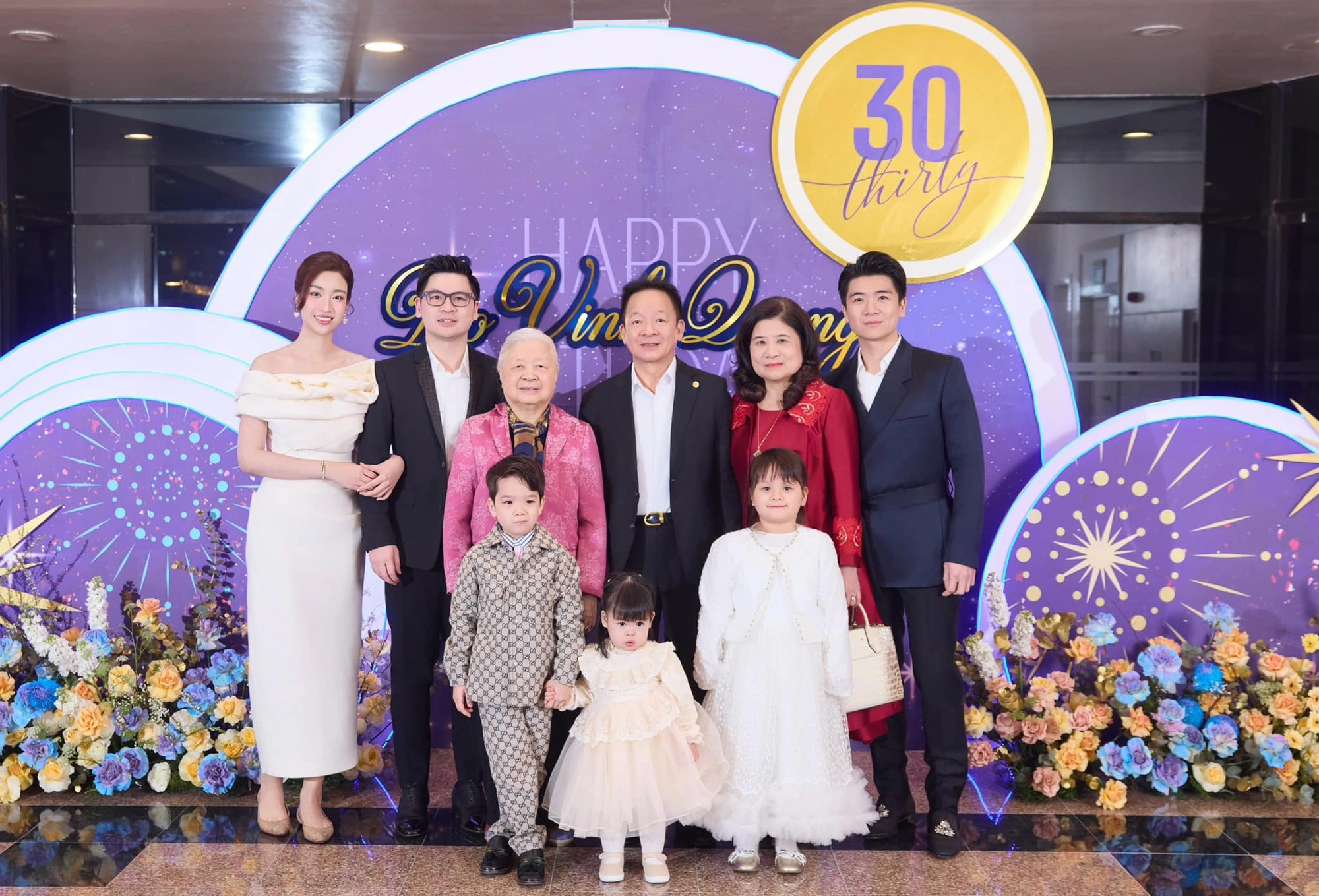 Biệt thự 4 thế hệ: Nghệ thuật thiết kế để cùng ở mà không gò bó