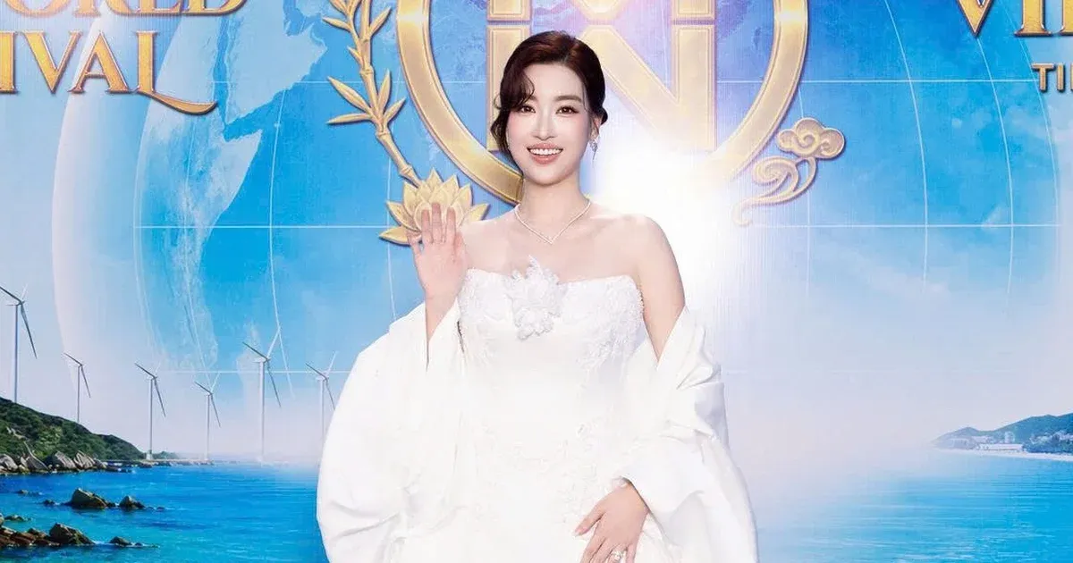 Hoa hậu tỏa sáng trên sàn diễn váy cưới haute couture