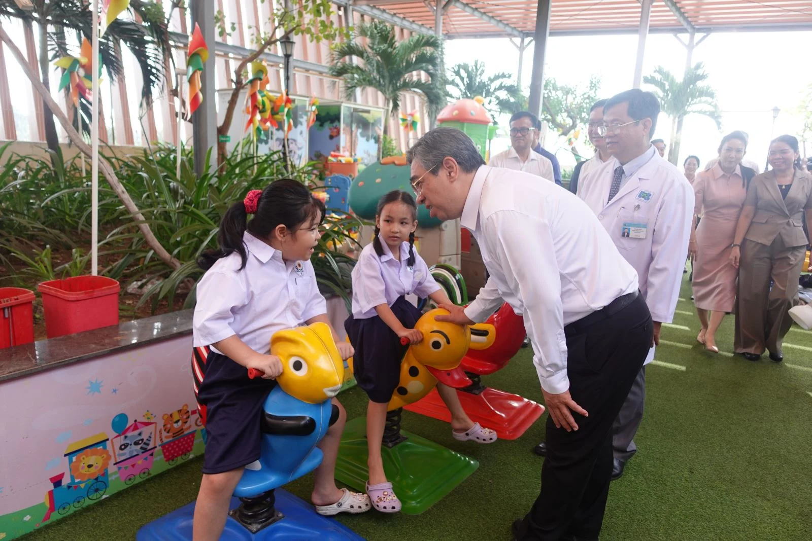 Lớp học trong bệnh viện: giữ nhịp đến trường cho bệnh nhi