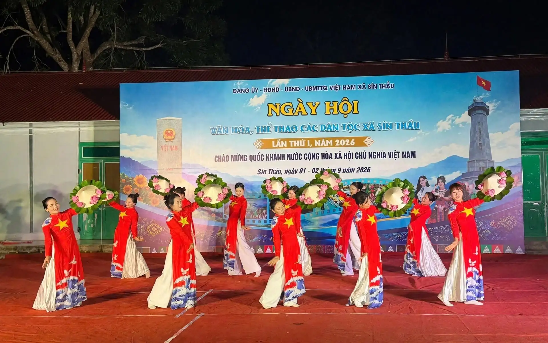 Du lịch Tây Bắc bùng nổ dịp Quốc khánh: từ Sa Pa mùa lúa chín tới A Pa Chải ba nước