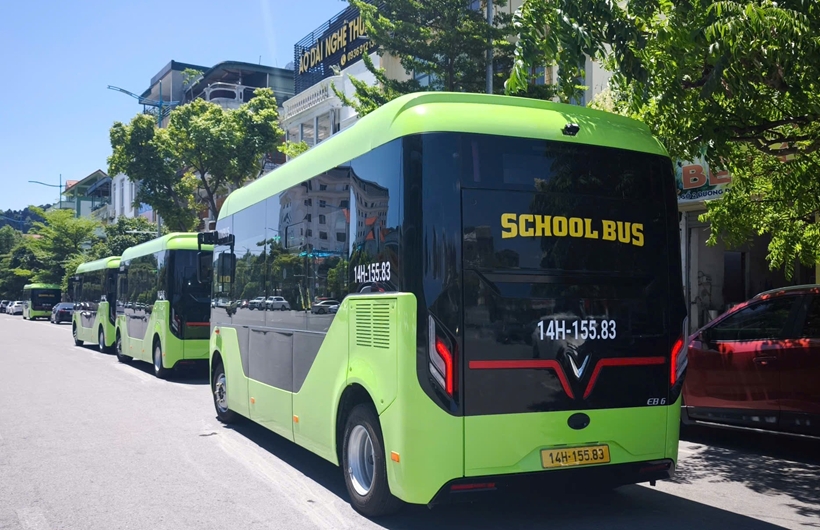 Xe buýt điện miễn phí cho học sinh ở Quảng Ninh: bài toán tiết kiệm chi phí đi học mỗi ngày