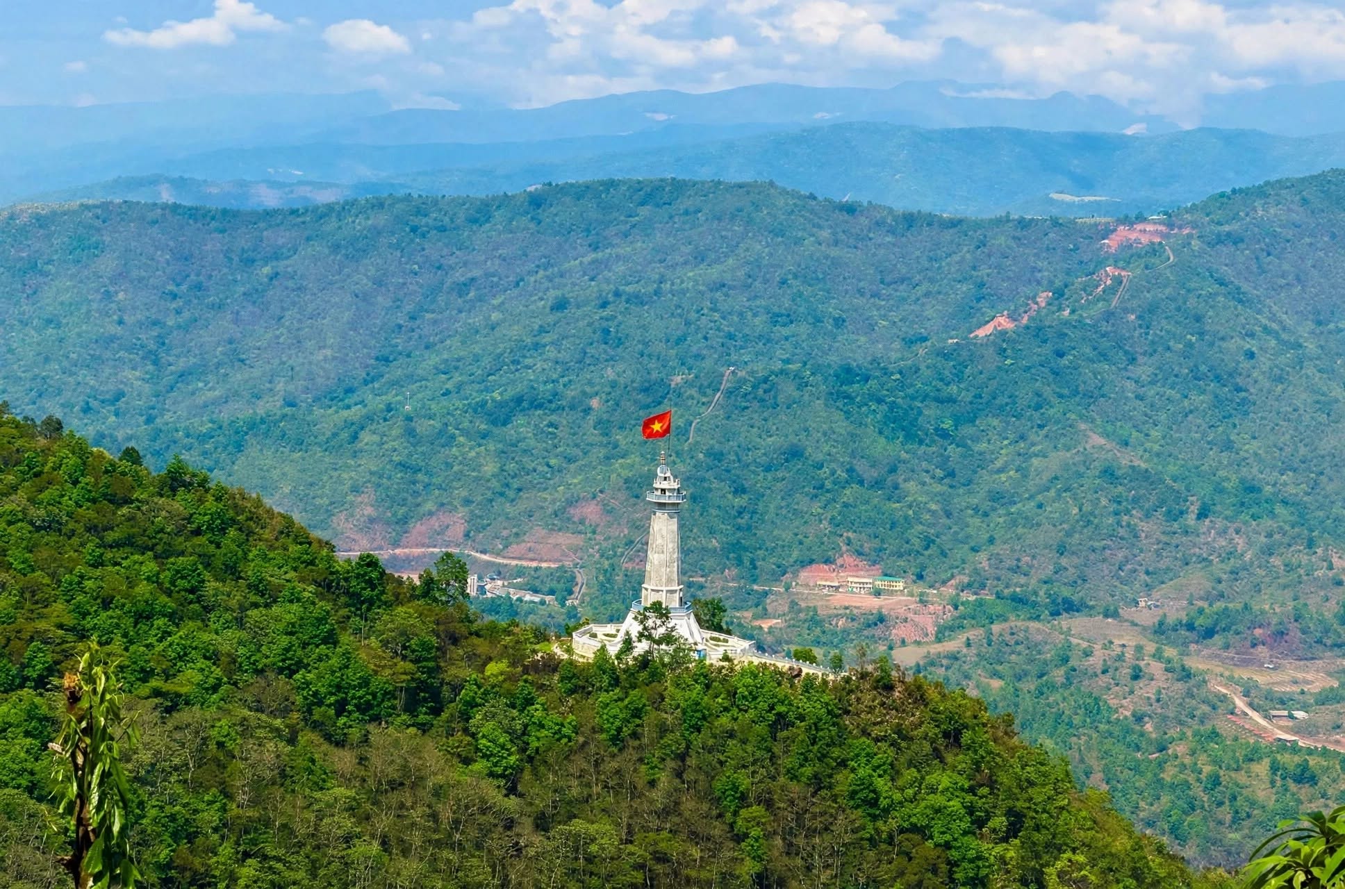 Cột mốc A Pa Chải: từ biểu tượng biên cương đến điểm du lịch ba nước