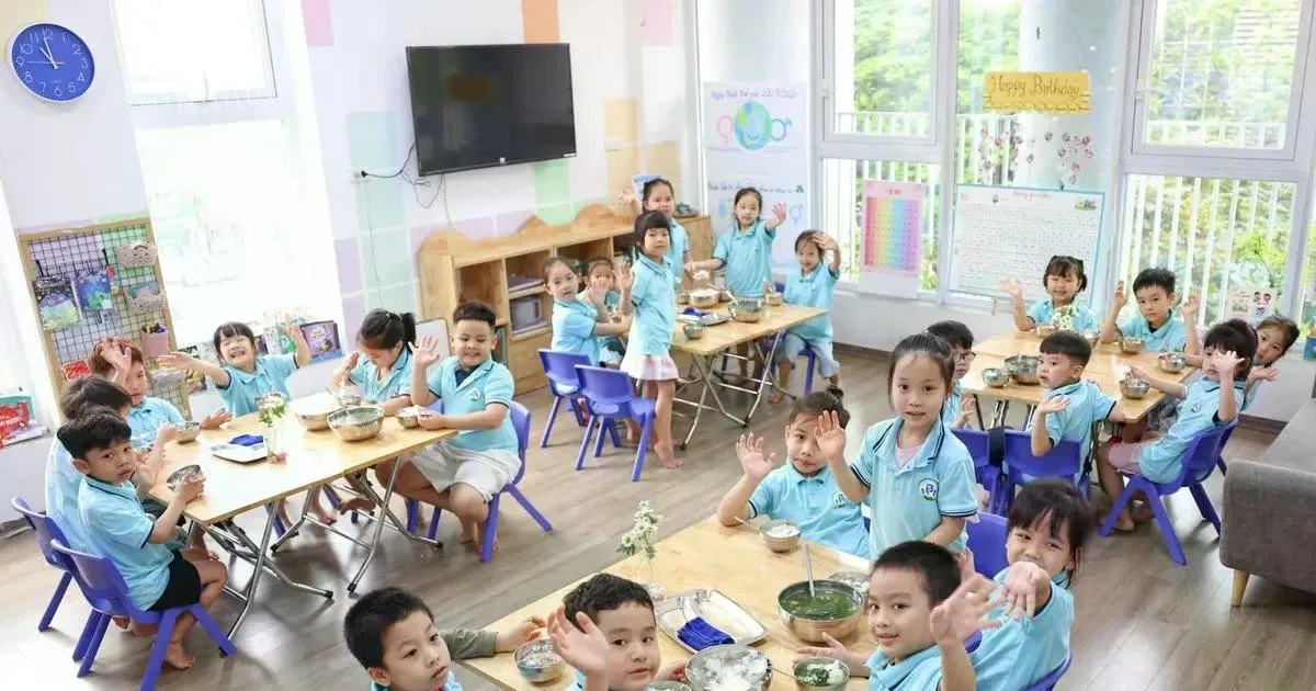 Hà Nội tái cấu trúc trường học: Cơ hội hay áp lực cho học sinh?