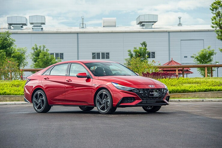 Hyundai Elantra: thể thao Sensual Sportiness với động cơ Turbo