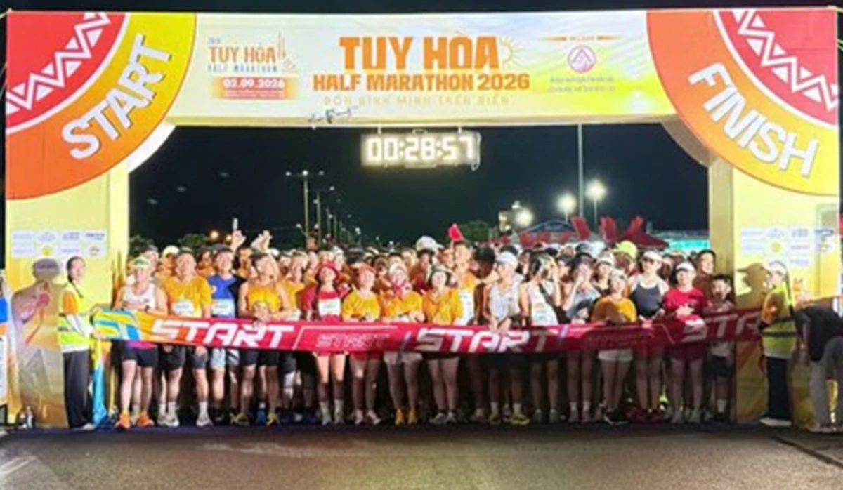 Giải chạy Tuy Hòa ‘Đón bình minh trên biển’: thể thao cộng đồng trên cung đường ven biển