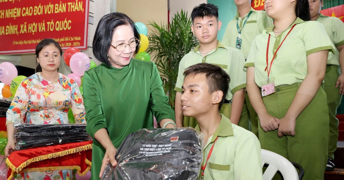 Những ngôi trường đặc biệt trong ngày khai giảng: từ ngôn ngữ ký hiệu đến giấc mơ tự lập
