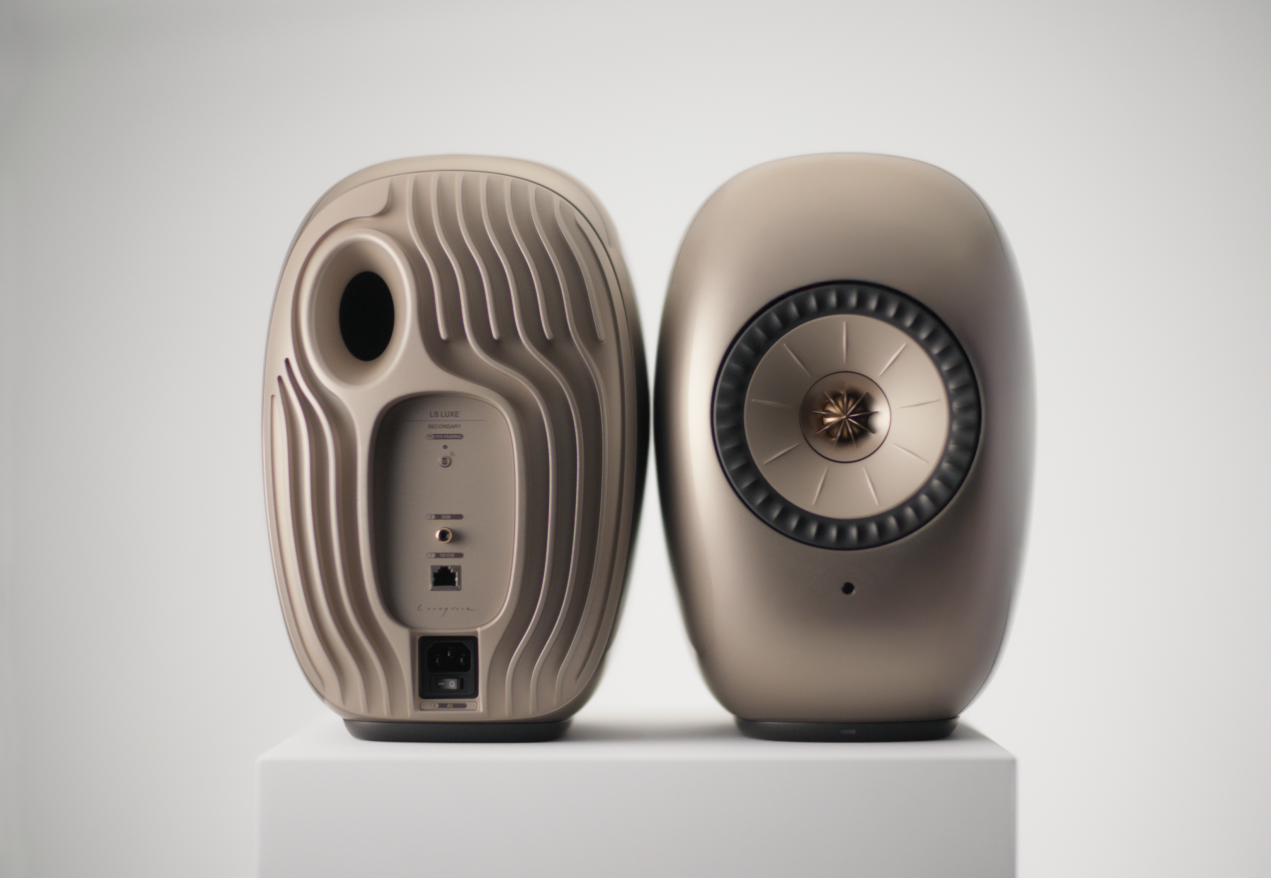 Klipsch La Scala AL6 vs KEF LS Luxe: di sản kèn Mỹ và nghệ thuật loa không dây