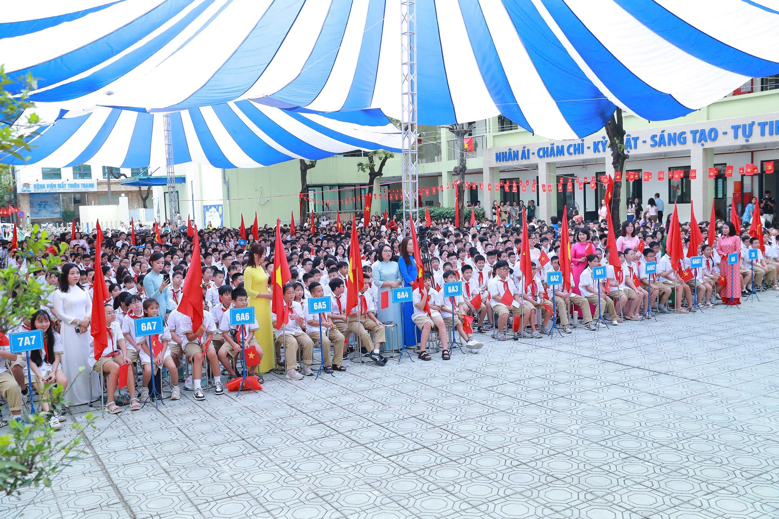 Hà Nội giảm sĩ số lớp học và mở rộng cơ sở vật chất