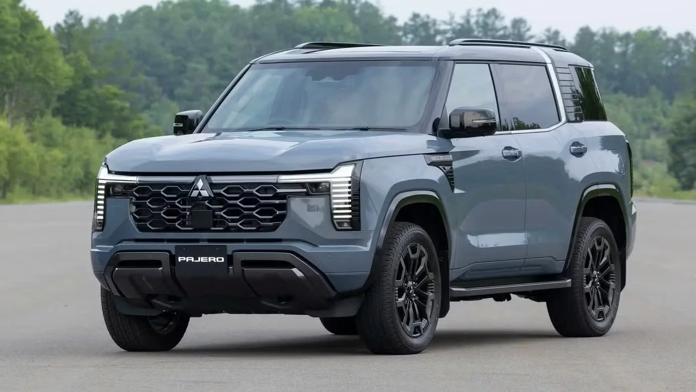 Pajero tái xuất: nền tảng Triton và cuộc chơi mới với Prado, Everest