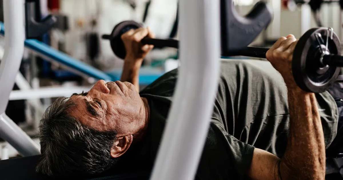 Cơ bắp suy yếu nhanh nhất sau tuổi 40: Tập luyện thế nào cho đúng?