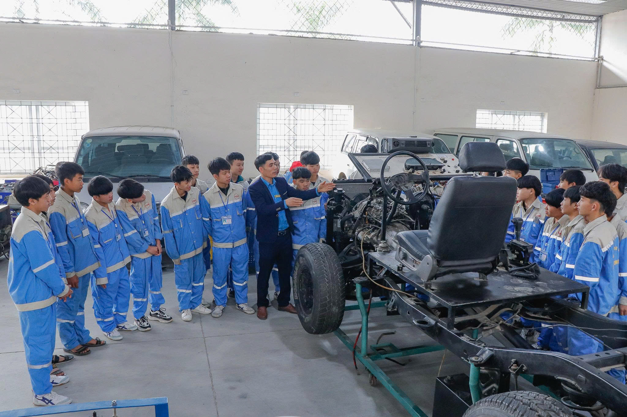 Doanh nghiệp tech nhân đôi nhu cầu nhân lực AI: Cơn khát kỹ năng ngày càng rộng