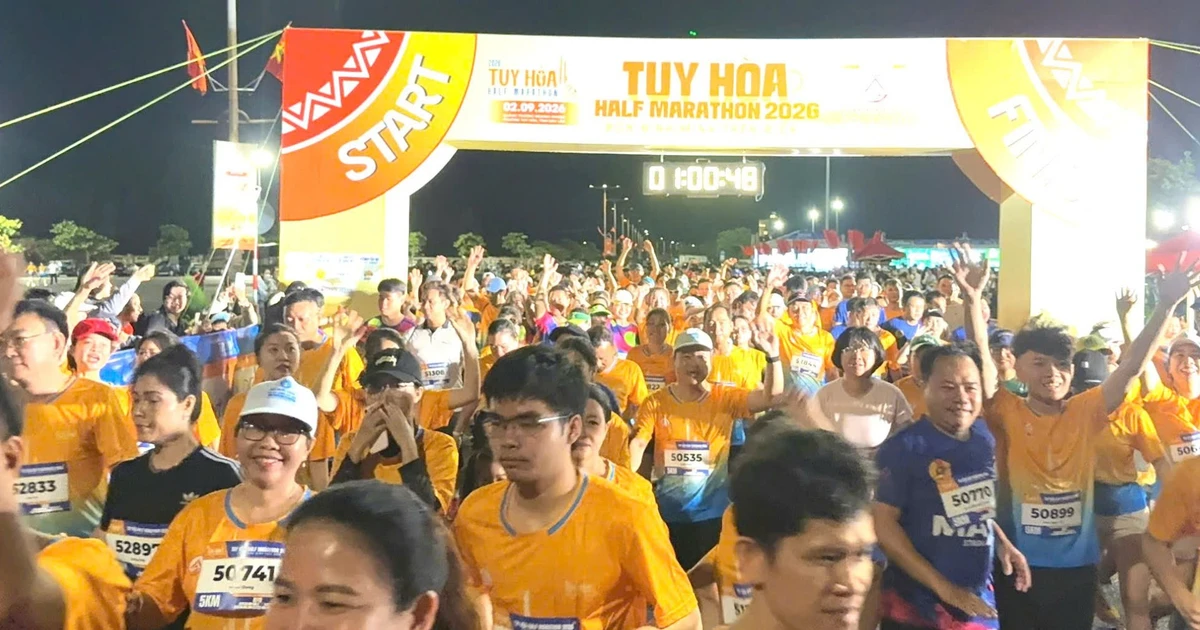 Giải chạy Tuy Hòa ‘Đón bình minh trên biển’: thể thao cộng đồng trên cung đường ven biển