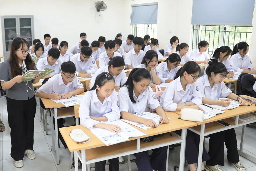 Hà Nội xét tuyển vào lớp 10: Giảm áp lực có giữ được công bằng?
