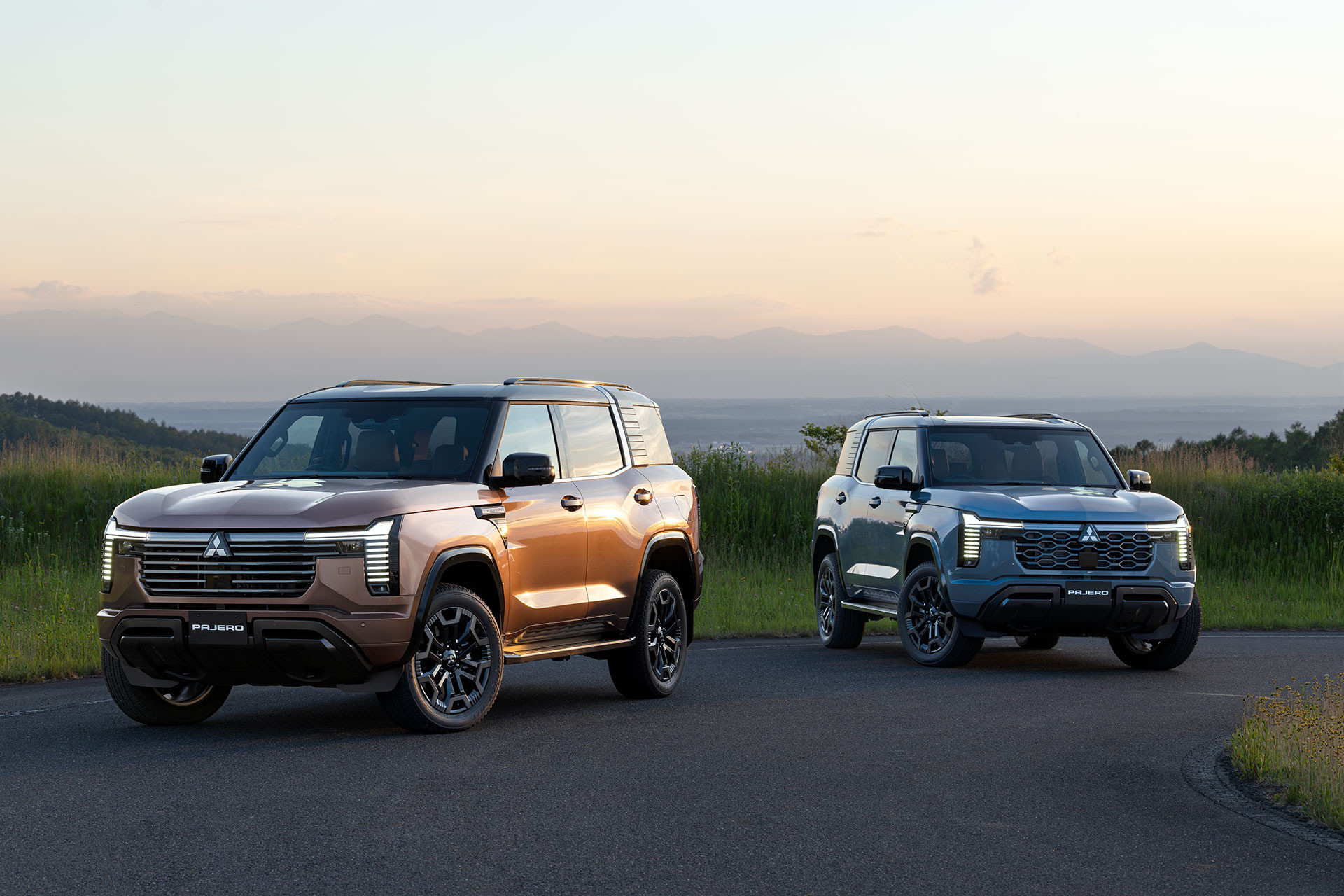 Pajero tái xuất: nền tảng Triton và cuộc chơi mới với Prado, Everest
