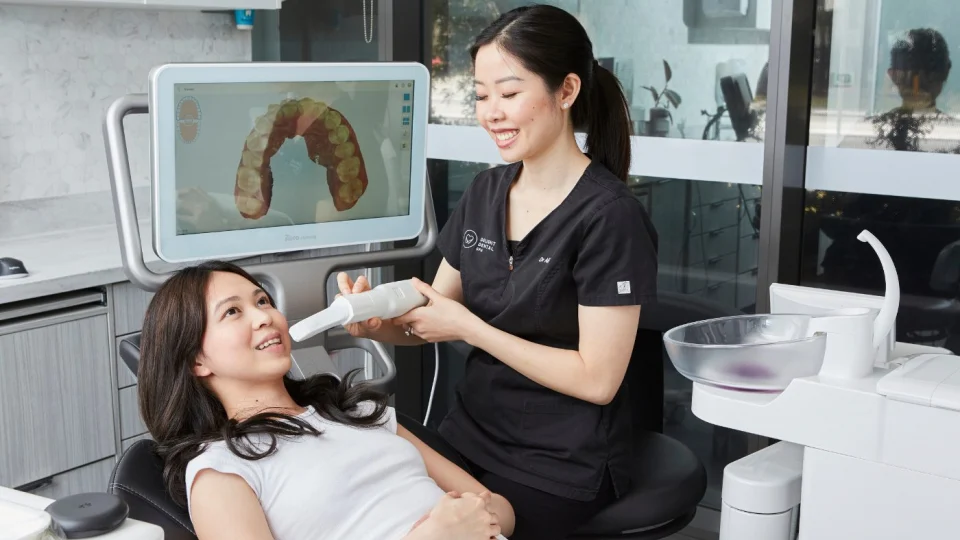 Vì sao người Australia đổ xô sang Việt Nam làm răng?