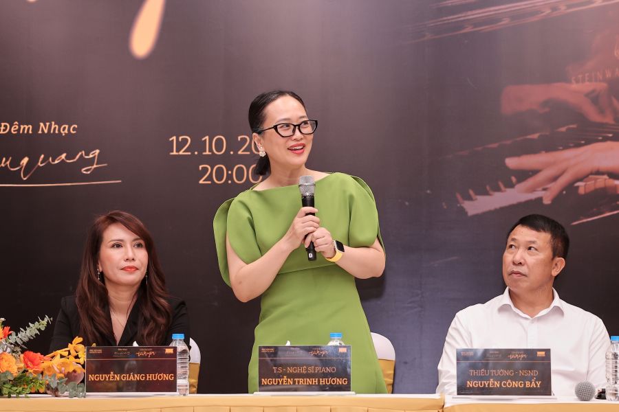 Đêm nhạc 'Còn mãi một tình yêu' và hành trình sống tiếp của tình ca Phú Quang