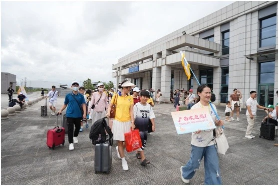 Miễn visa quá cảnh 240 giờ: Cú hích mới cho du khách Việt