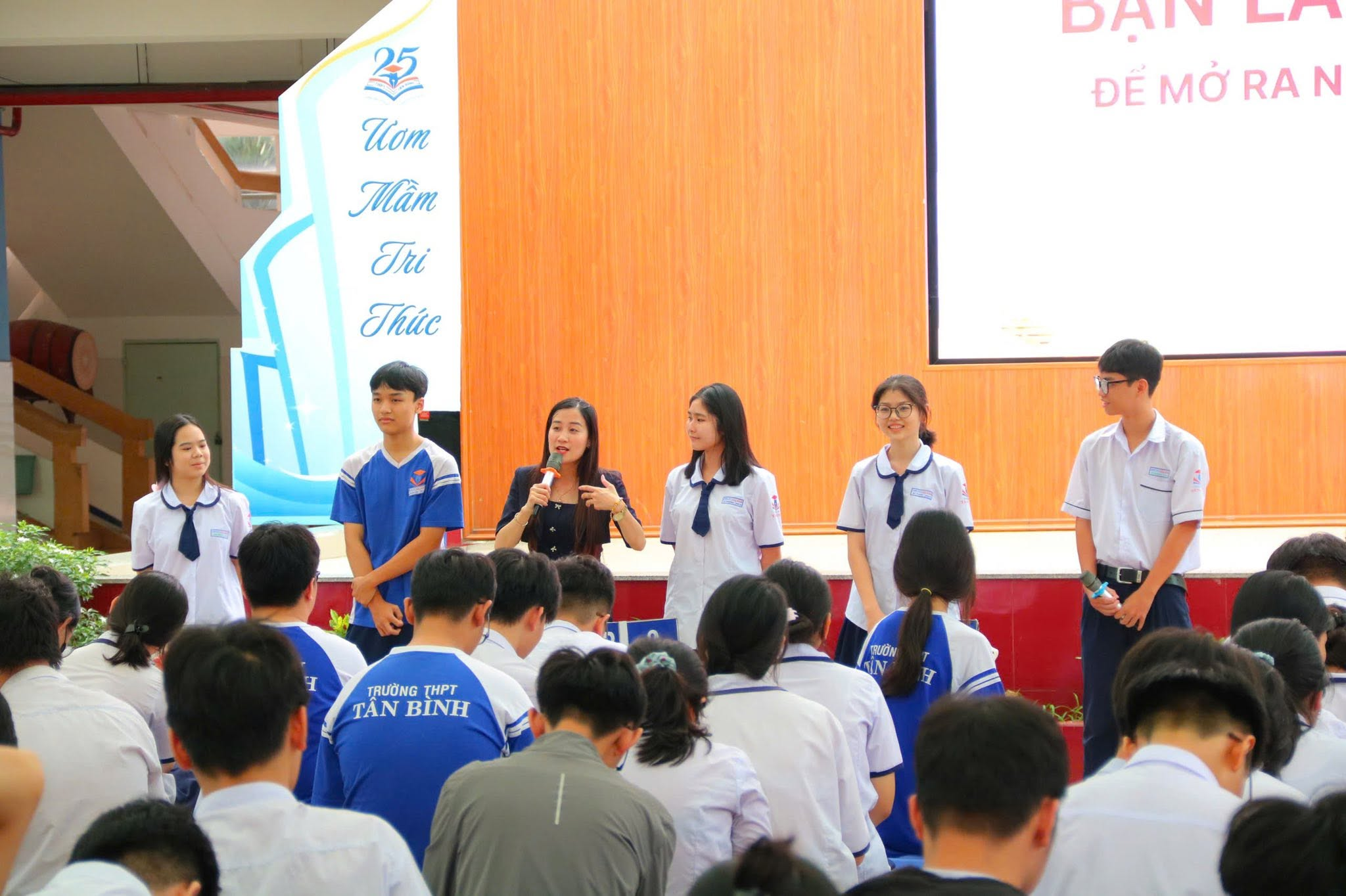 Khi áp lực thi cử tăng cao: Chiến lược giúp học sinh vượt nỗi sợ và quản lý thời gian