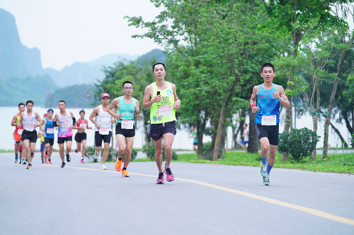 Tam Chúc Sunset Run và Yên Tử Ultra Trail: Khi đường chạy trở thành cầu nối di sản
