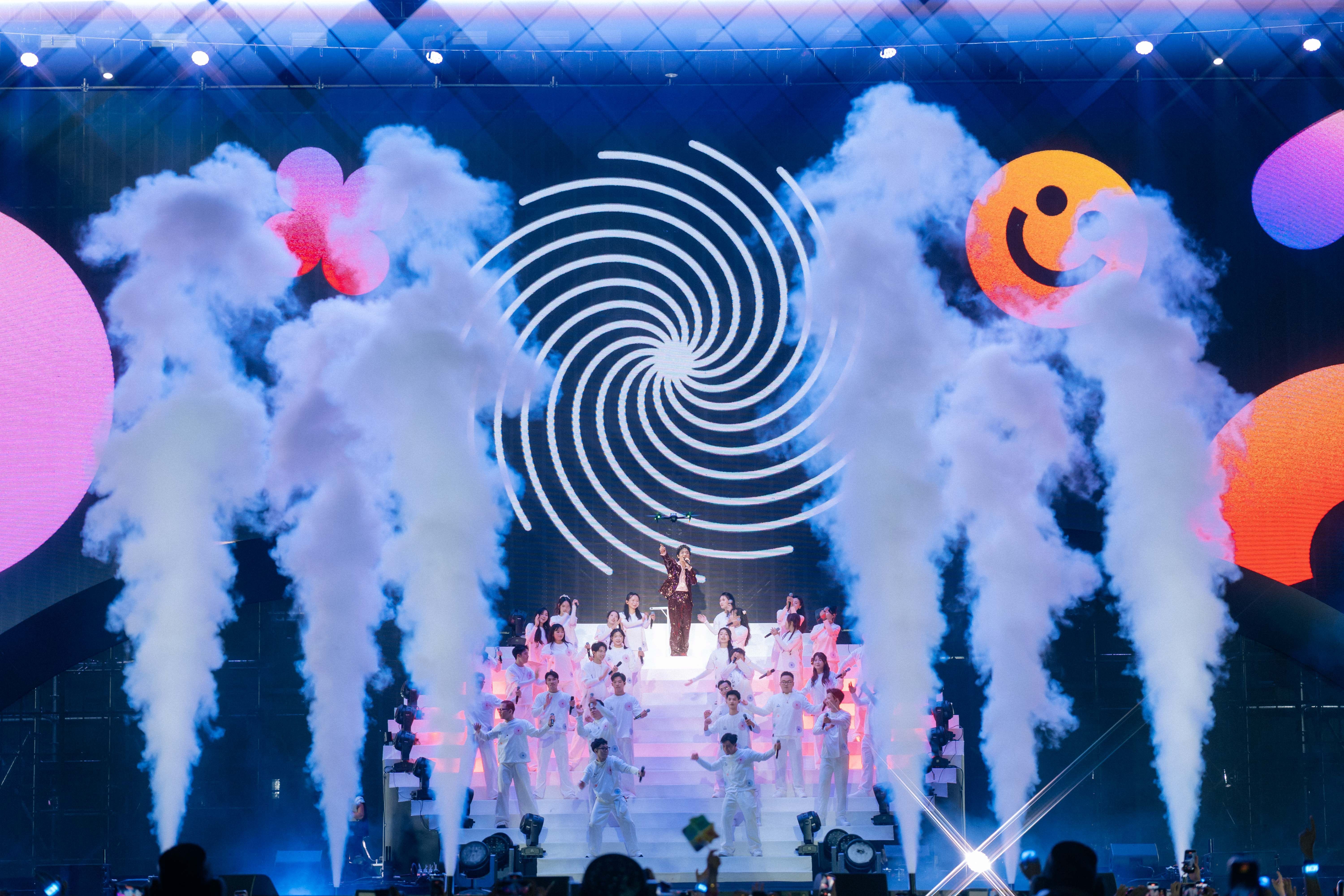 Hoàng Dũng và cú nhảy vọt từ phòng thể chất đến đại concert ngoài trời