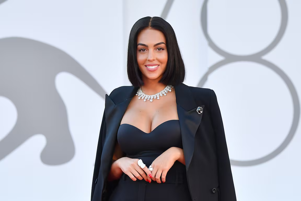 Từ Nhân Viên Gucci Đến Biểu Tượng Thảm Đỏ: Hành Trình Phong Cách Của Georgina Rodriguez