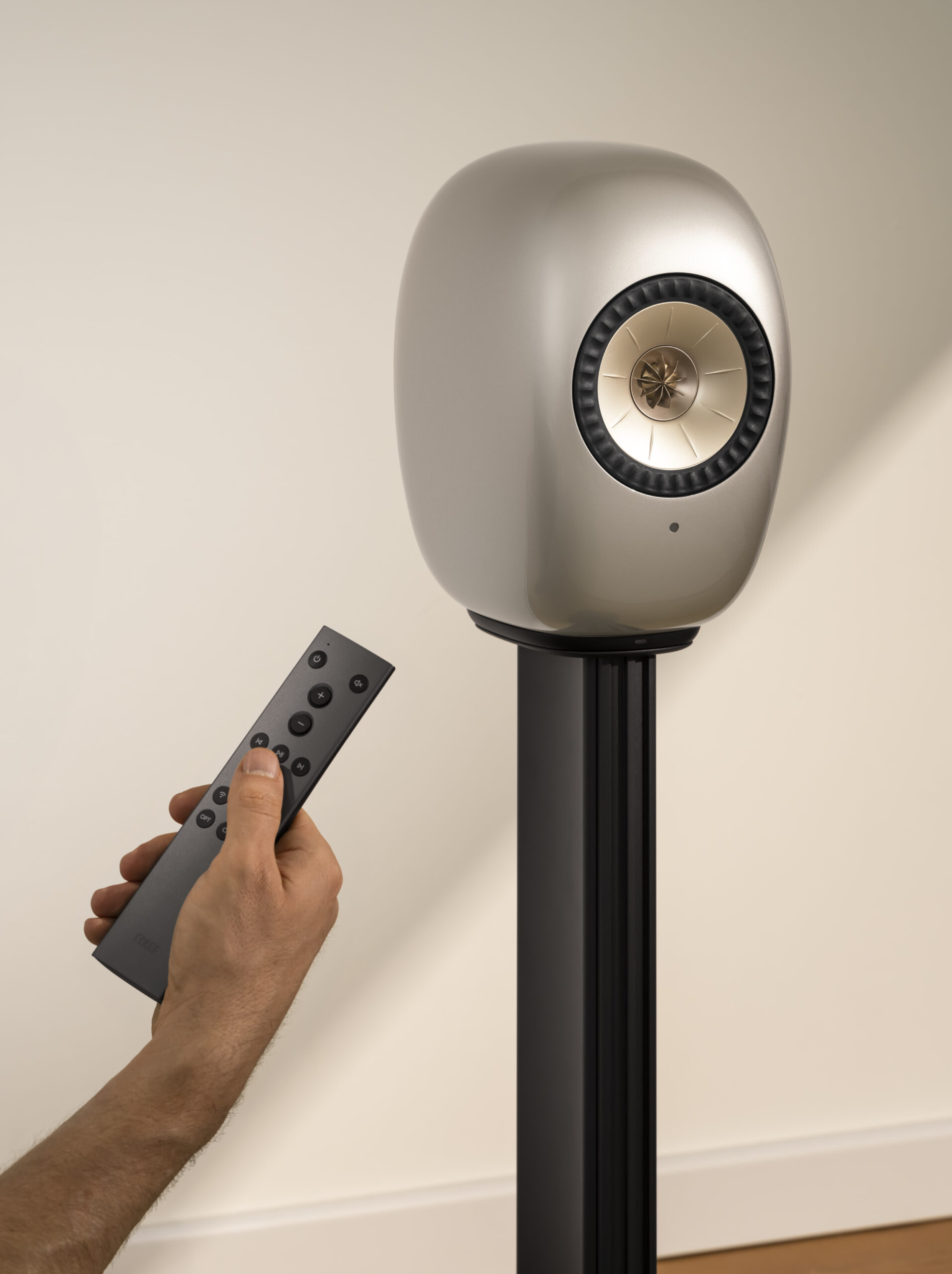 Klipsch La Scala AL6 vs KEF LS Luxe: di sản kèn Mỹ và nghệ thuật loa không dây