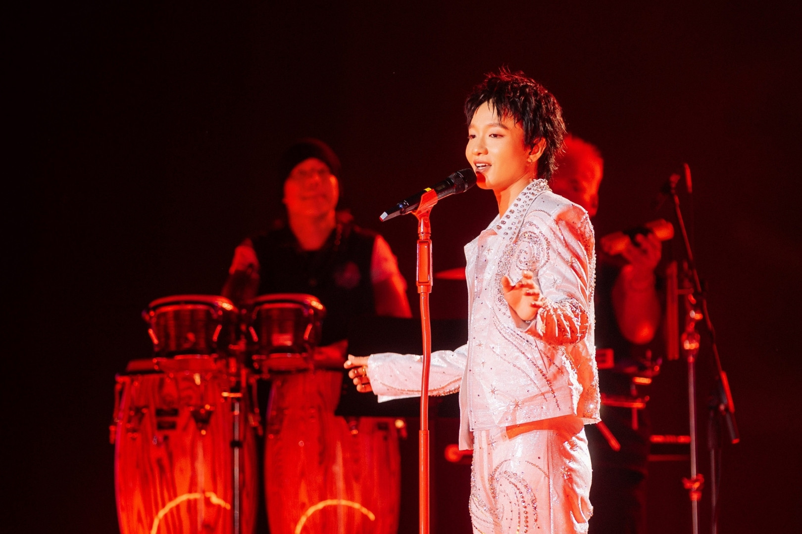 Hoàng Dũng và cú nhảy vọt từ phòng thể chất đến đại concert ngoài trời