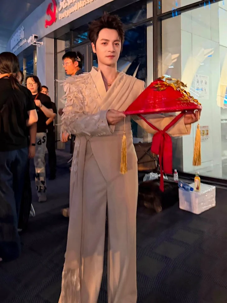 Đăng Khôi mang âm nhạc Việt đến sân chơi Silk Way Star