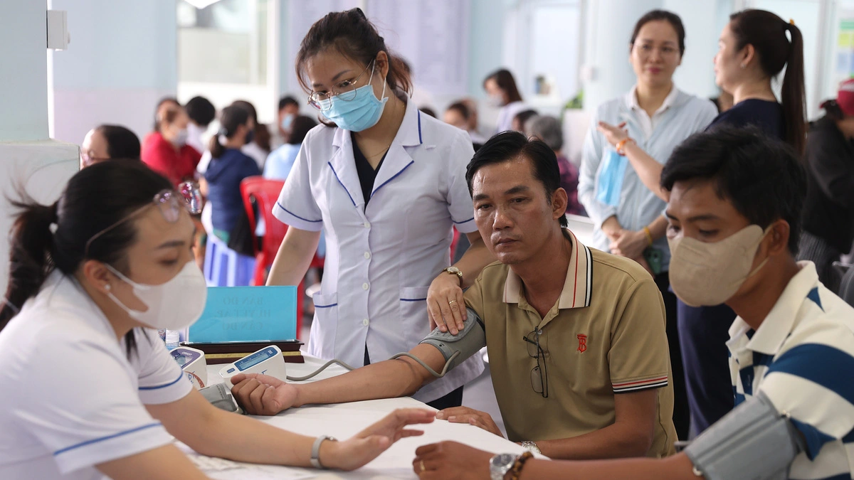Hơn 10 triệu người TP.HCM chưa được khám sức khỏe miễn phí: khoảng trống và lối đi tiếp theo