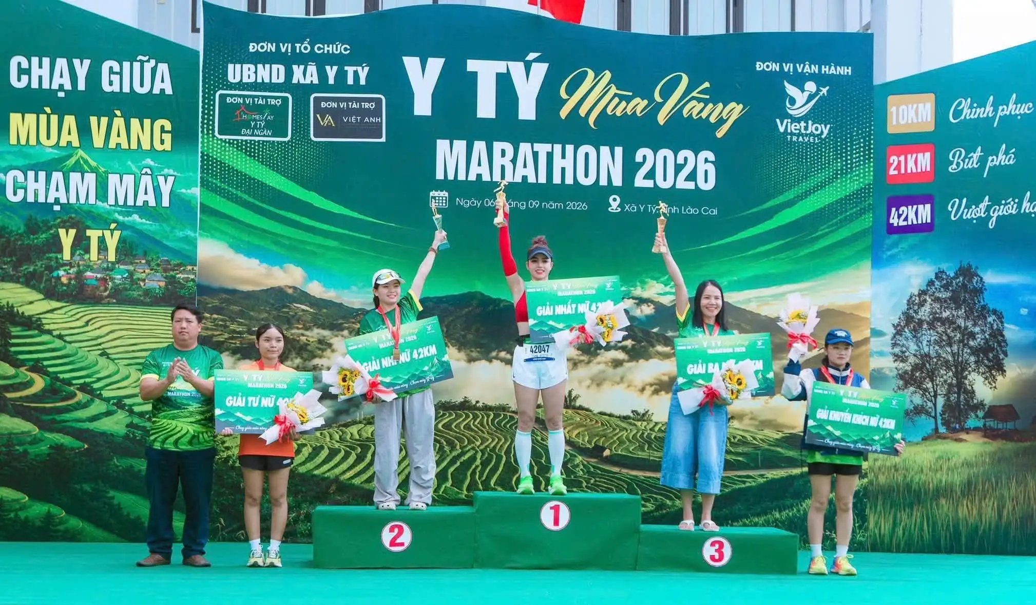 Mùa vàng trail miền Bắc: Khi ruộng bậc thang trở thành đường chạy