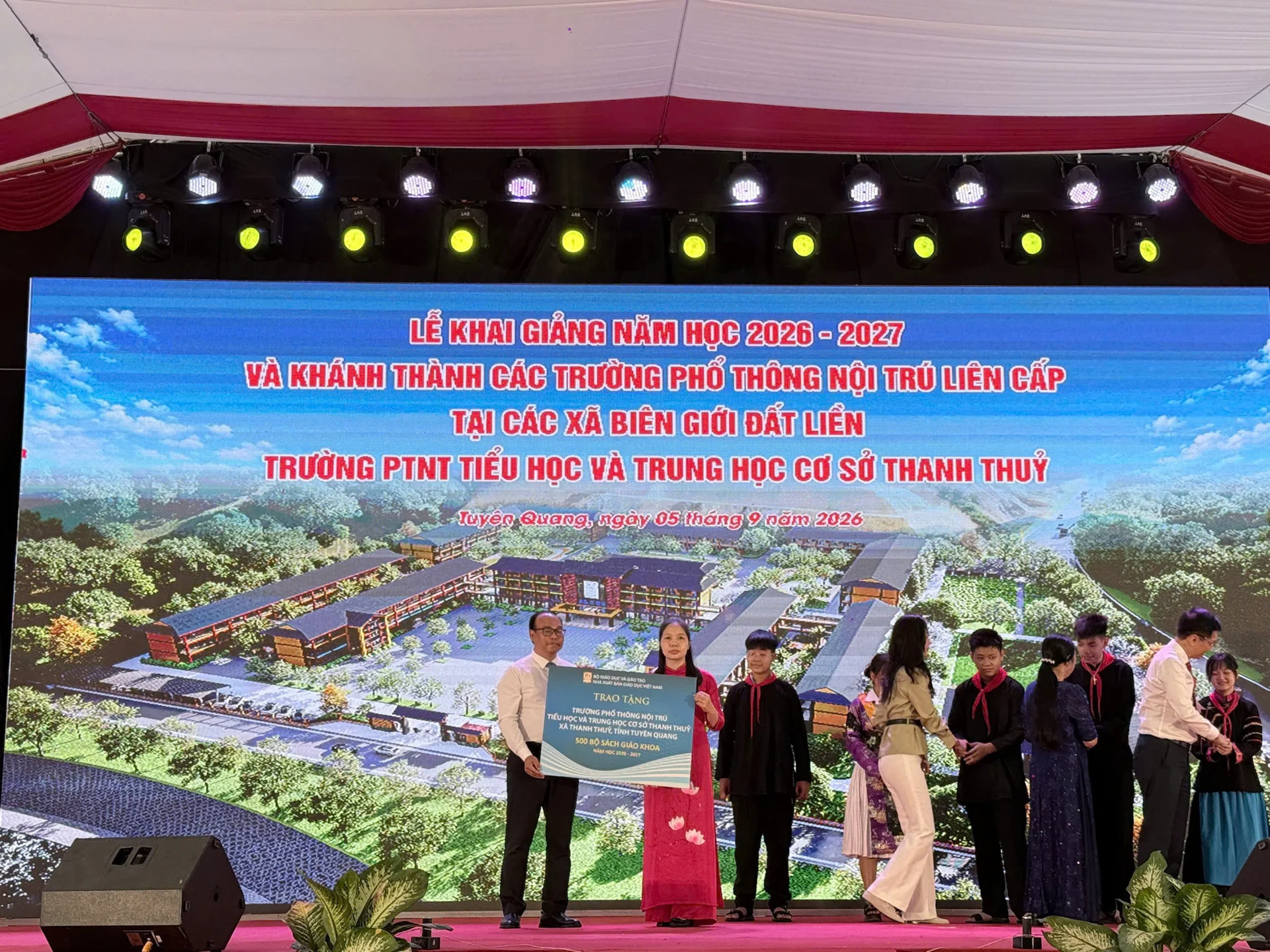 228 triệu bản sách giáo khoa vẫn không đủ: lỗi nằm ở đâu?