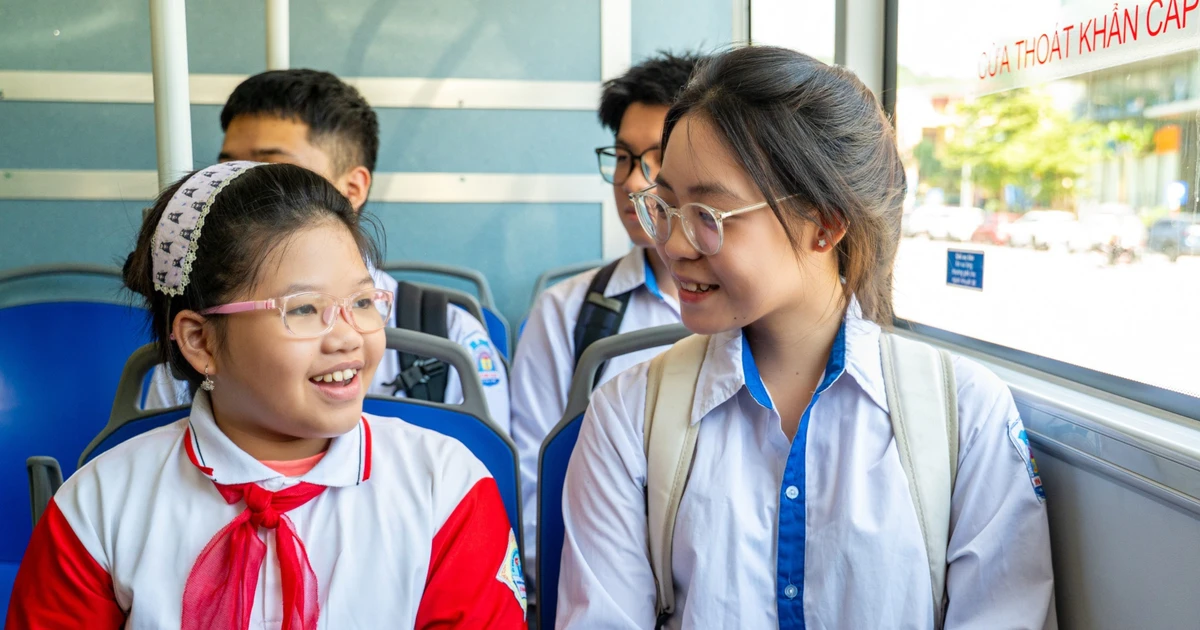 Xe buýt điện miễn phí cho học sinh: bước ngoặt giao thông thông minh ở Quảng Ninh