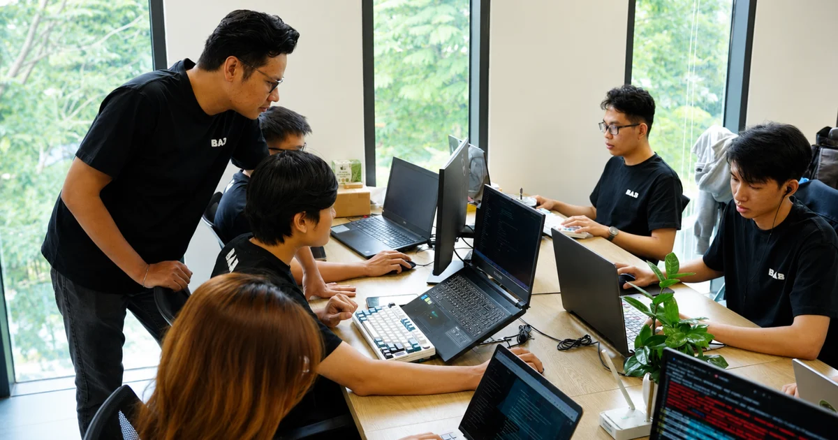 Startup Việt xây AI Copilot bán lẻ kéo doanh nghiệp khỏi ‘chết đuối dữ liệu’
