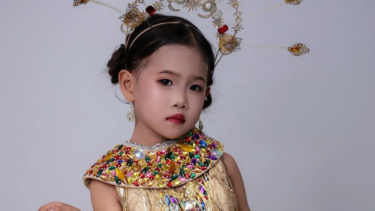 Show thời trang 'ANGEL IN US': Khi dạ hội đuôi cá nâng tầm thần thái người mẫu