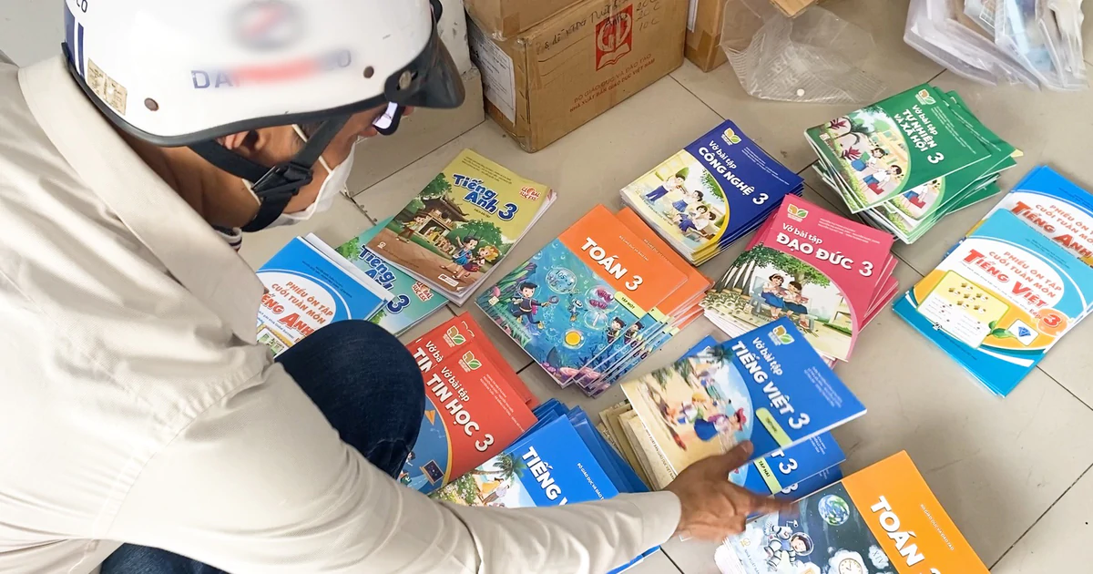 Thiếu sách giáo khoa trước khai giảng: Lỗi hệ thống chứ không còn là chuyện “khan hàng cục bộ”